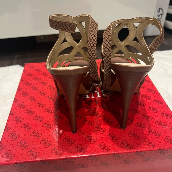Brown STRAPPY platform by Guess. Kaesy size 7M. - Picture 3 of 5